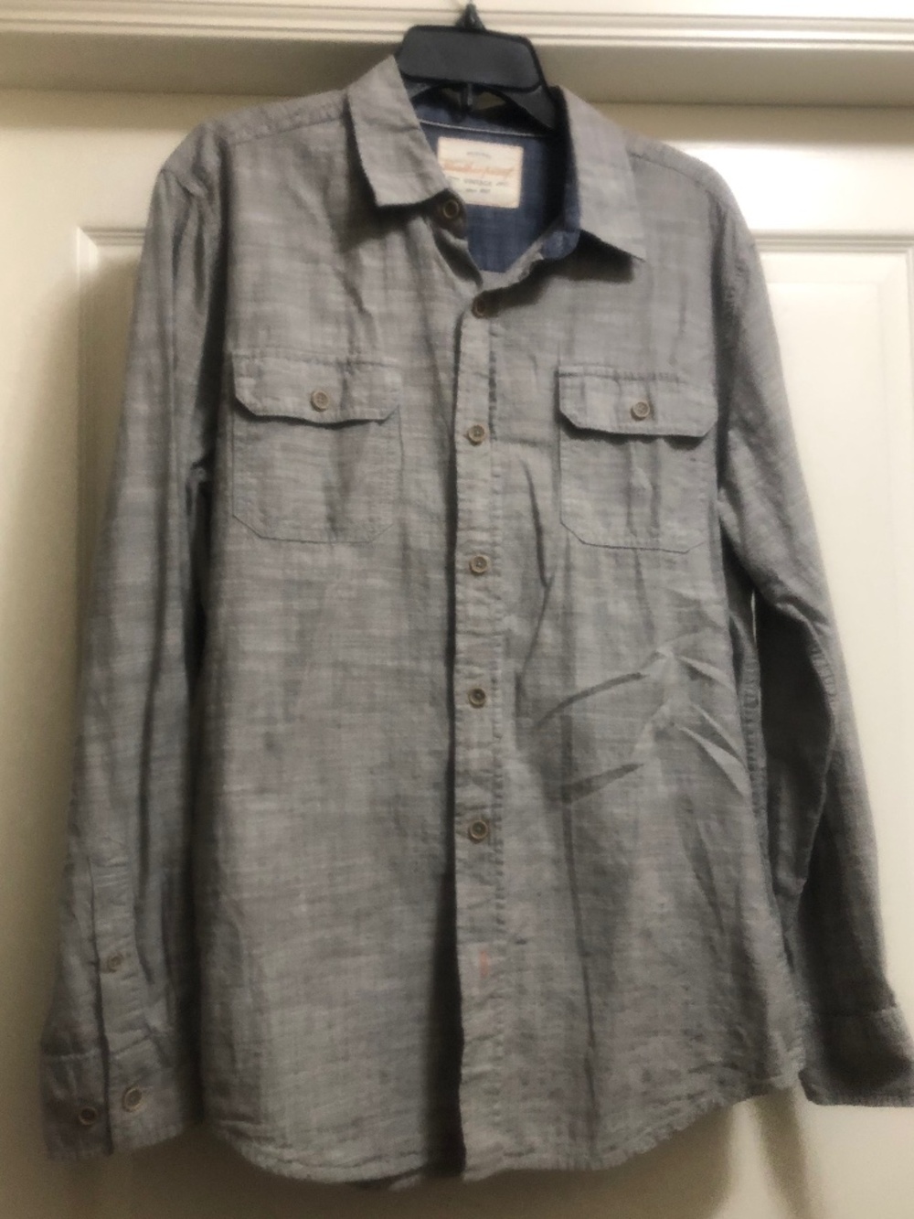 Men’s Weatherproof grey 100% cotton button down shirt size Medium